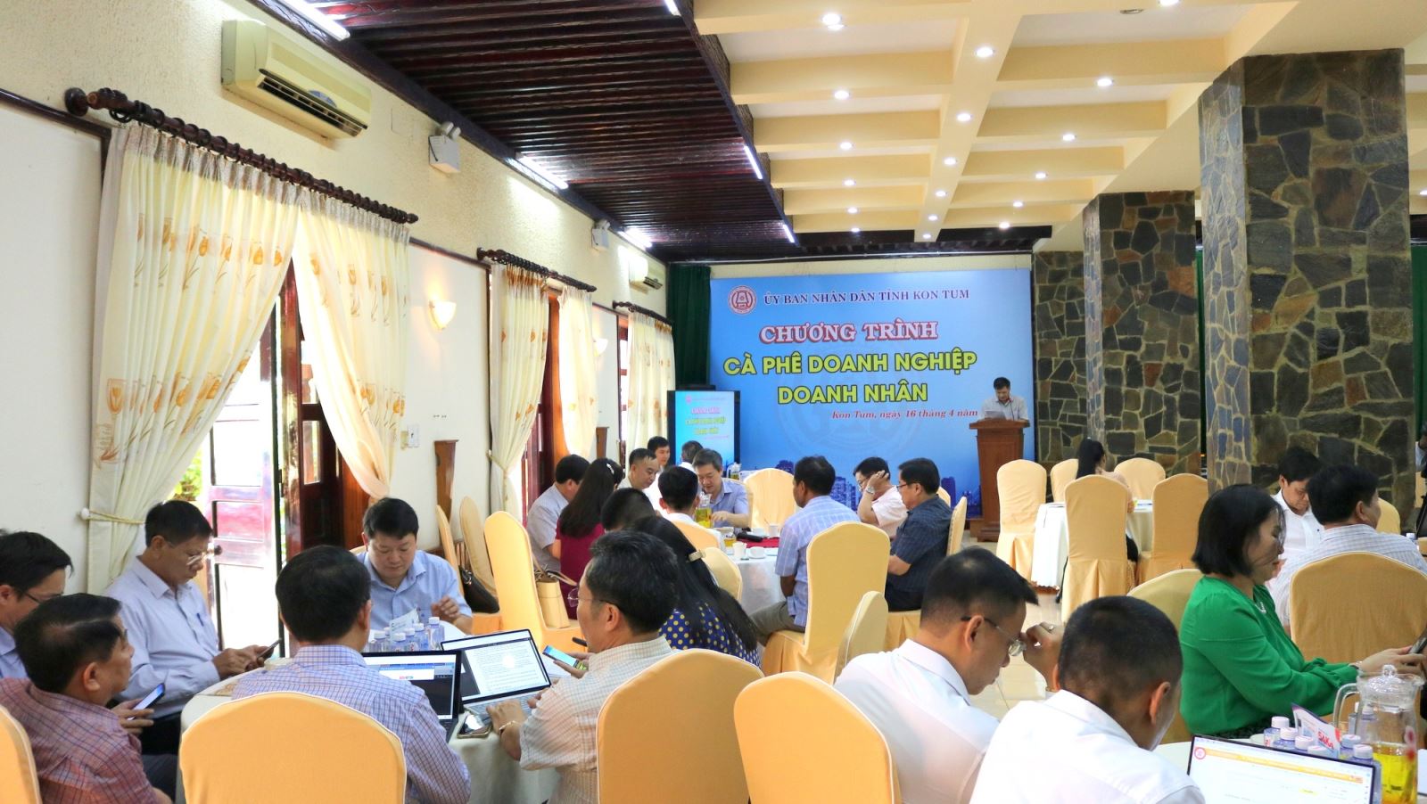 Chương trình cà phê doanh nghiệp, doanh nhân tháng 4 năm 2024