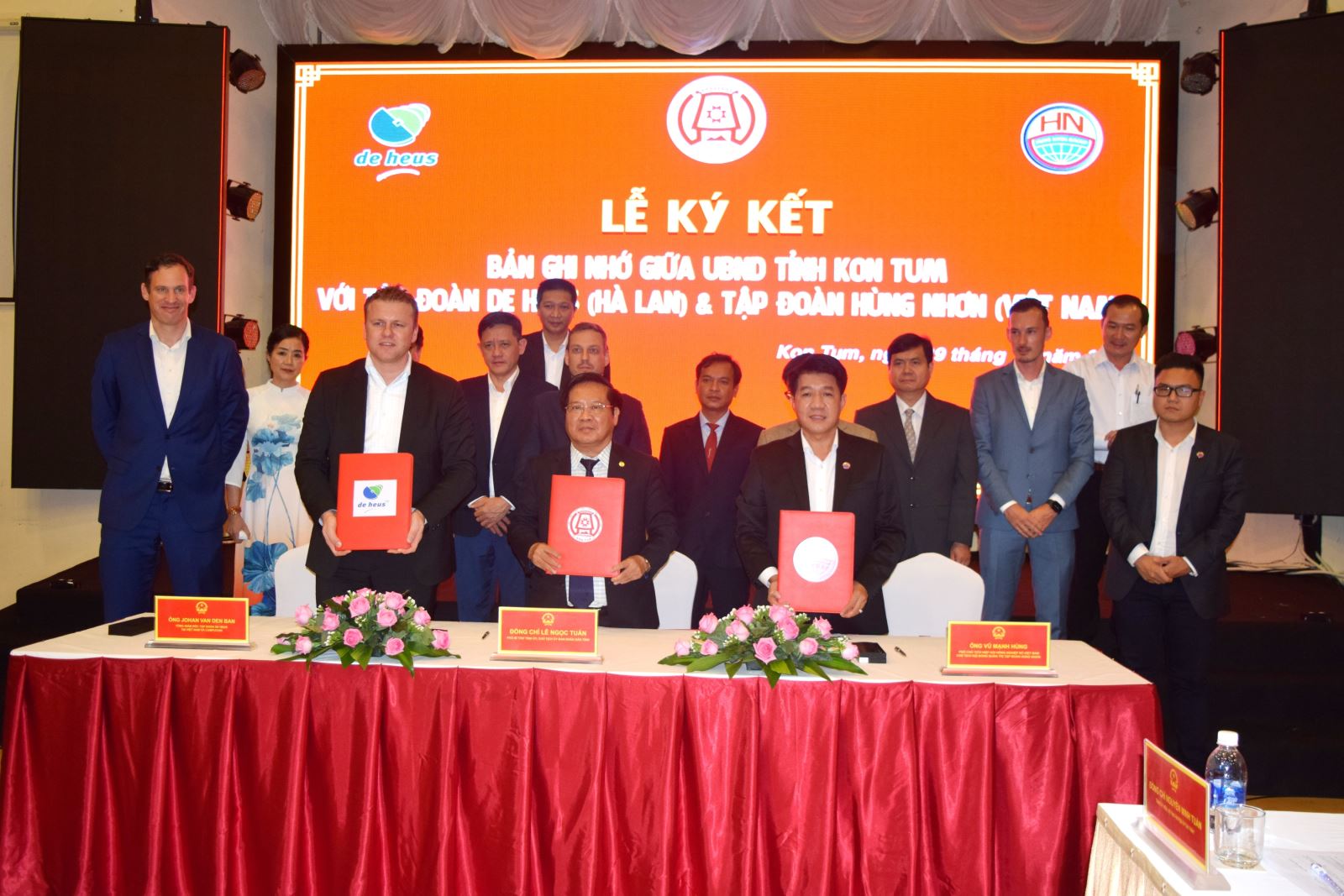 Tỉnh Kon Tum và Tập đoàn Hùng Nhơn (Việt Nam), Tập đoàn De Heus (Hà Lan) ký kết hợp tác phát triển nông nghiệp công nghệ cao